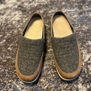 CHACO Hiking Slippers 8